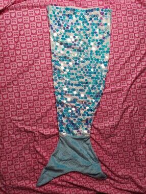 Mermaid Tail Sequence Blanket